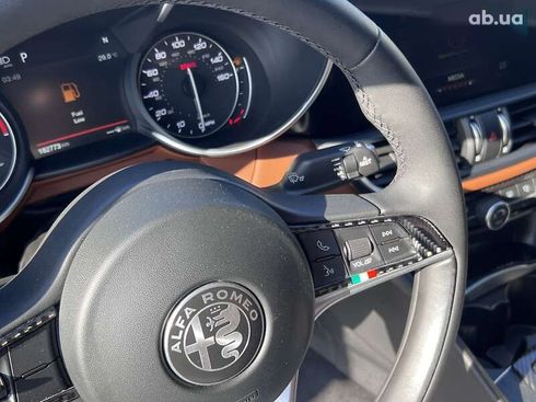 Alfa Romeo Giulia 2018 - фото 20