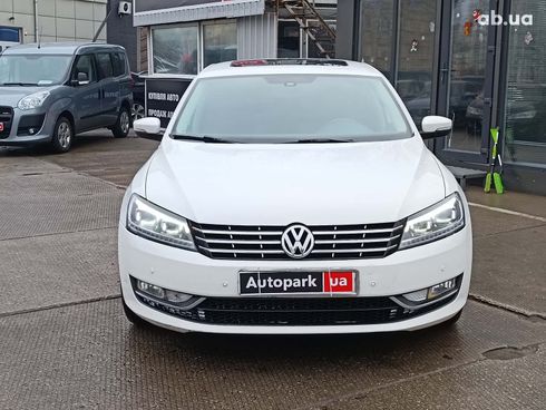 Volkswagen Passat 2015 белый - фото 2