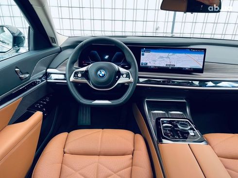 BMW i7 2023 - фото 15