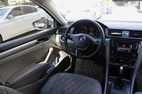 Volkswagen Passat 2017 - фото 11