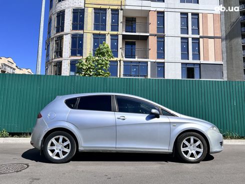 SEAT Leon 2005 серебристый - фото 12