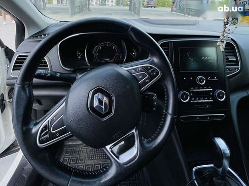 Renault Megane 2017 - фото 11