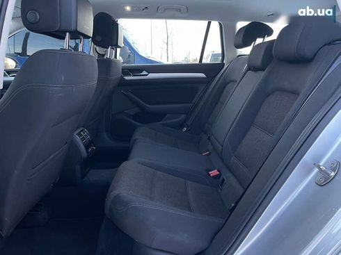 Volkswagen Passat 2018 - фото 30