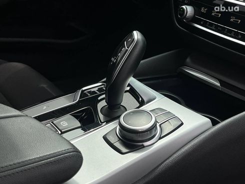BMW 5 серия 2020 серый - фото 31