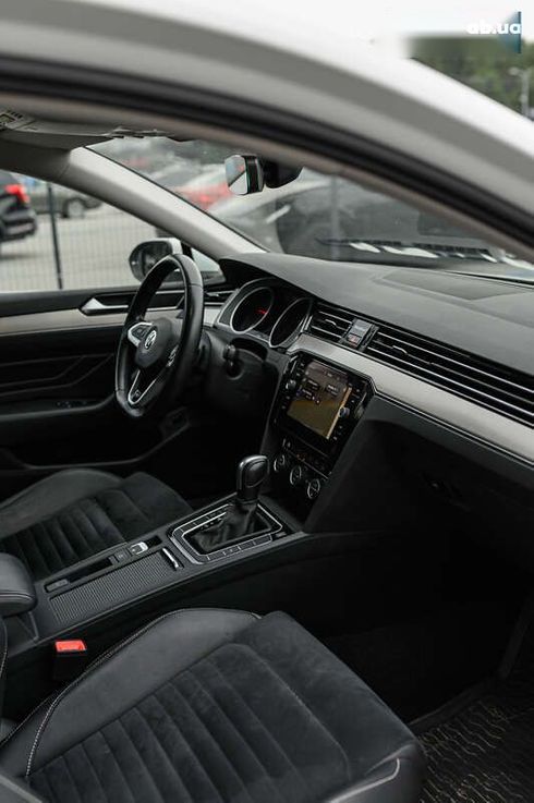 Volkswagen Passat 2020 - фото 23