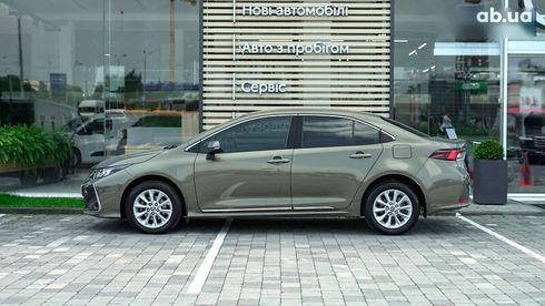Toyota Corolla 2022 - фото 3