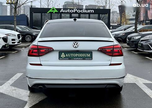 Volkswagen Passat 2018 - фото 10