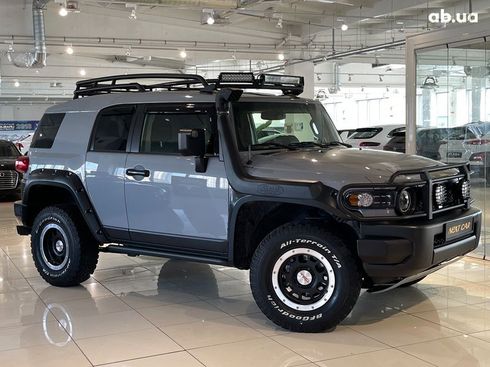 Toyota FJ Cruiser 2013 - фото 3