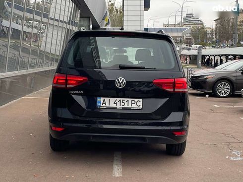 Volkswagen Touran 2018 - фото 4