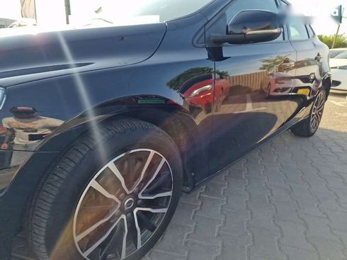 Volvo V40 2018 - фото 18
