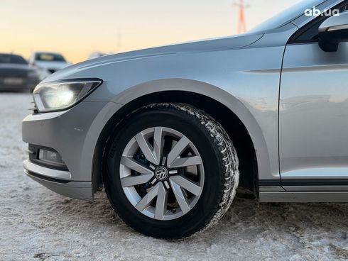 Volkswagen Passat 2016 серый - фото 6