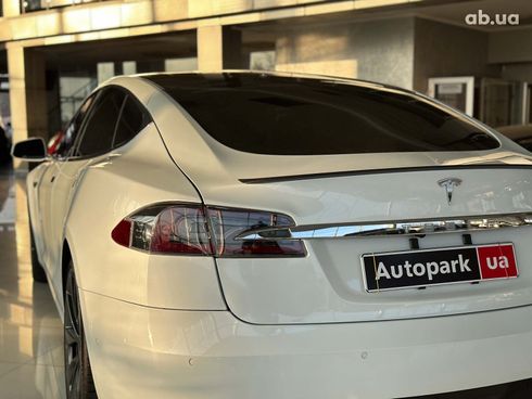 Tesla Model S 2019 белый - фото 11