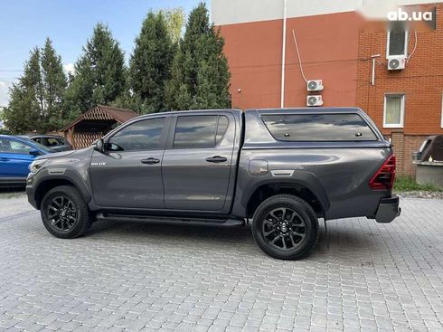 Toyota Hilux 2022 - фото 21