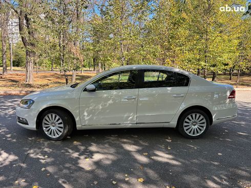Volkswagen passat b7 2014 белый - фото 2