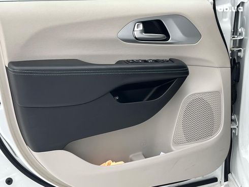 Chrysler Pacifica 2017 белый - фото 14