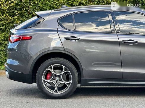 Alfa Romeo Stelvio 2017 - фото 20