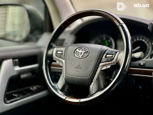 Toyota Land Cruiser 2019 - фото 13