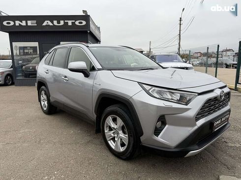 Toyota RAV4 2019 - фото 8