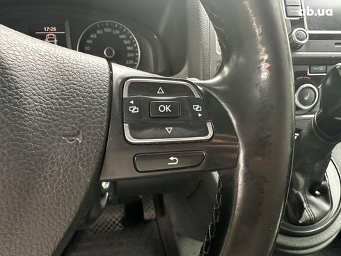 Volkswagen Caravelle 2015 серый - фото 11