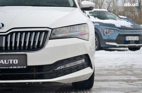 Skoda Superb 2019 - фото 11