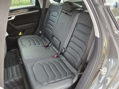 Volkswagen Touareg 2022 - фото 13