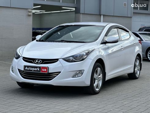 Hyundai Elantra 2013 белый - фото 13