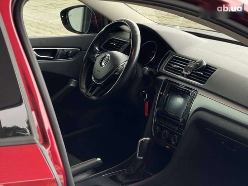 Volkswagen Passat 2017 - фото 22