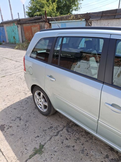 Opel Zafira 2009 серый - фото 14