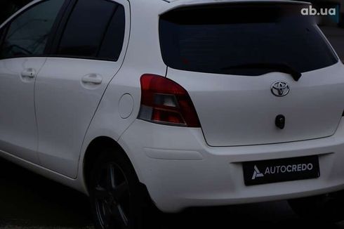 Toyota Yaris 2011 - фото 4