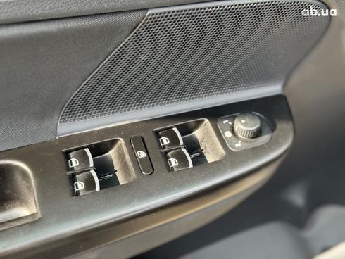 Volkswagen Golf 2004 черный - фото 19