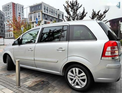 Opel Zafira 2009 - фото 13