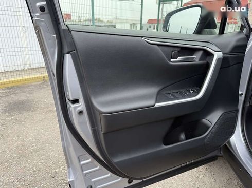 Toyota RAV4 2019 - фото 11