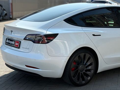 Tesla Model 3 2021 белый - фото 11