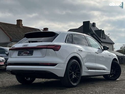 Audi E-Tron 2022 - фото 8