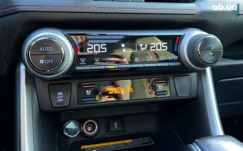 Toyota RAV4 2021 - фото 18