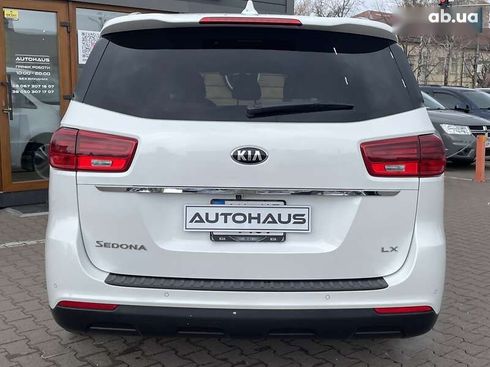 Kia Sedona 2018 - фото 7