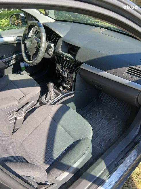 Opel Astra 2010 серый - фото 9