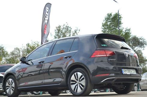 Volkswagen e-Golf 2020 - фото 18