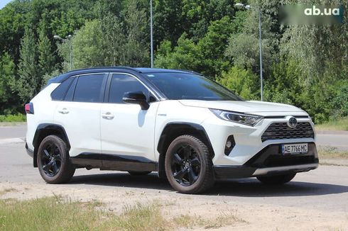 Toyota RAV4 2019 - фото 8