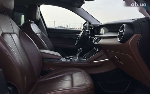 Alfa Romeo Stelvio 2017 - фото 9