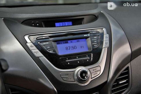 Hyundai Elantra 2013 - фото 14