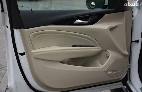 Buick Regal 2018 - фото 19