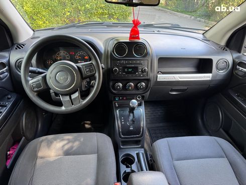 Jeep Compass 2016 серый - фото 18