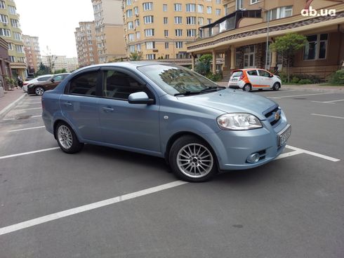 Chevrolet Aveo 2008 голубой - фото 12