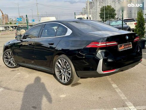 BMW 5 серия 2023 - фото 12