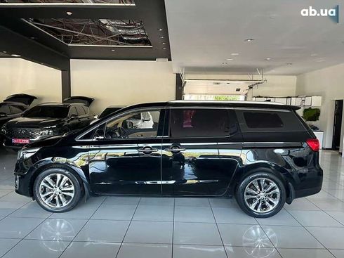 Kia Carnival 2017 - фото 5
