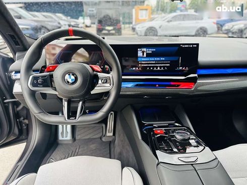 BMW M5 2024 - фото 17