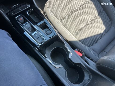 Chevrolet Bolt 2022 серый - фото 12