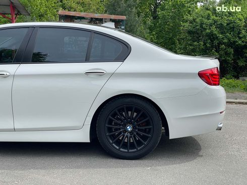 BMW 5 серия 2012 белый - фото 10