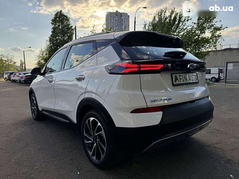 Chevrolet Bolt 2023 - фото 12